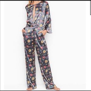 Victoria Secret sexy lounge jumper